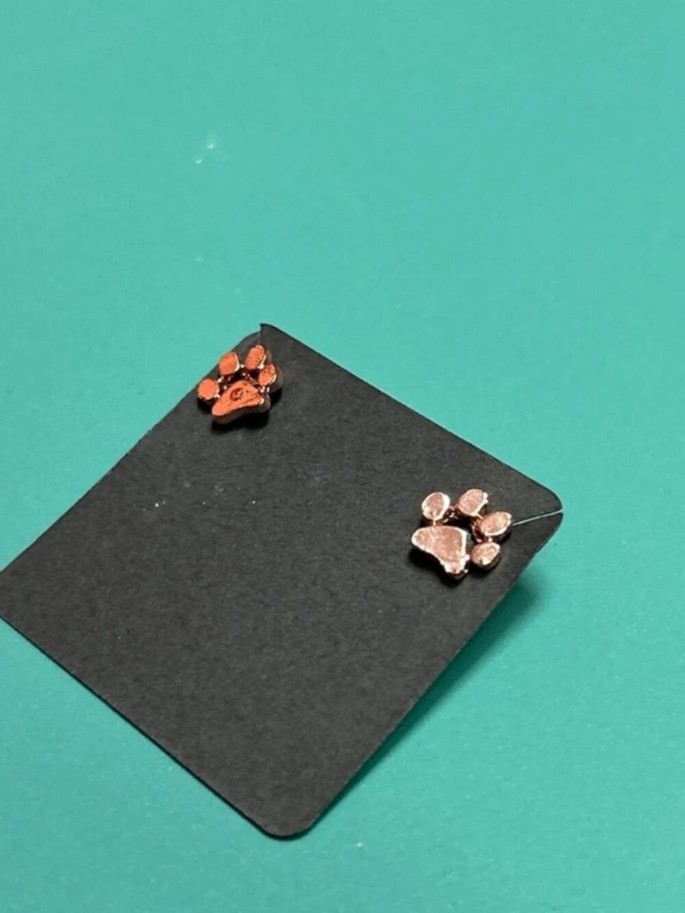 NEW ~ DOG PAW 🐾 STUD EARRINGS - Picture 5 of 8